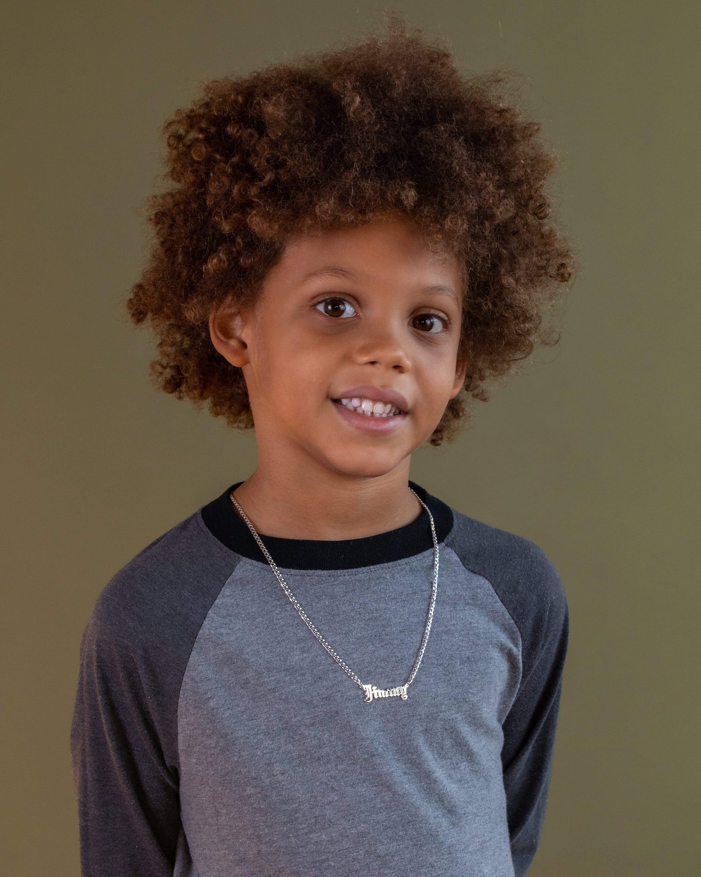 Ari&Lia CURB CHAINS Boys Single Gothic Name Plate with Curb Chain