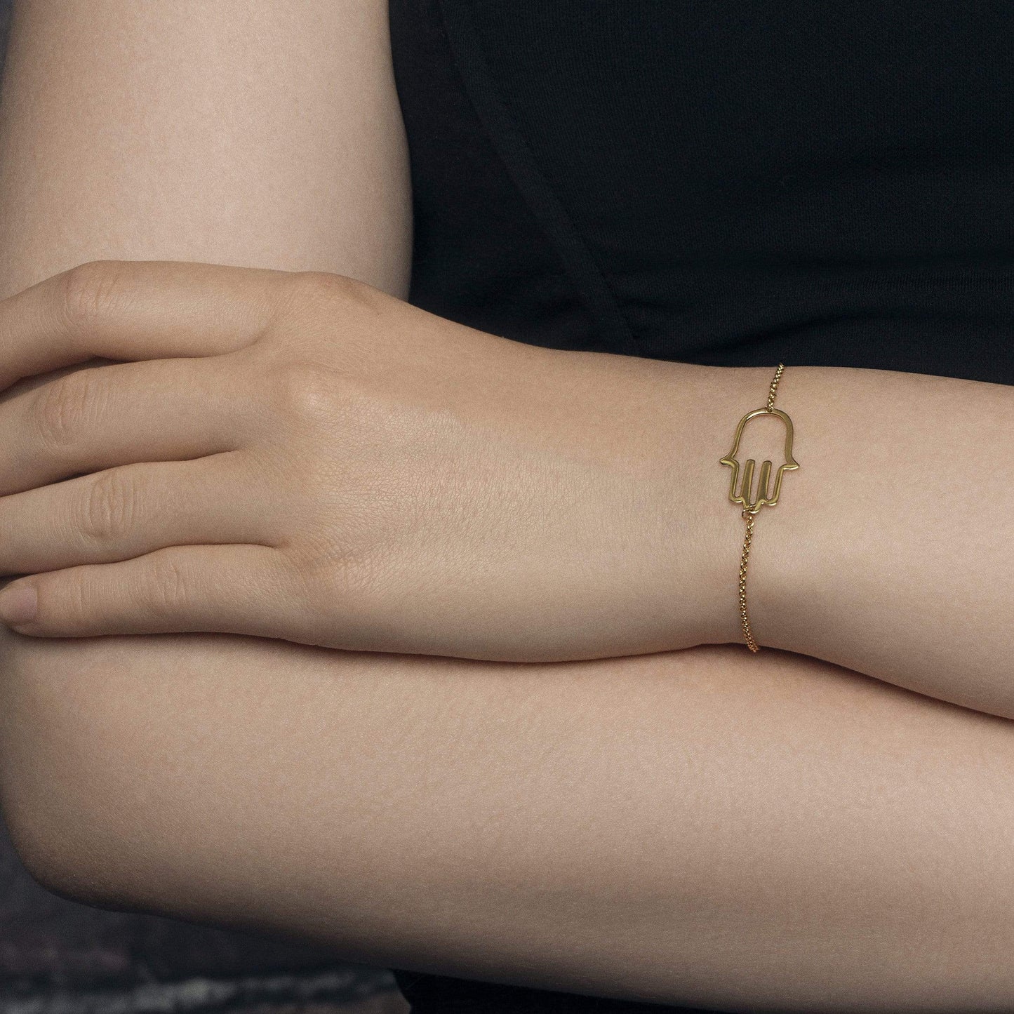Ari&Lia Delicate Hamsa Bracelet