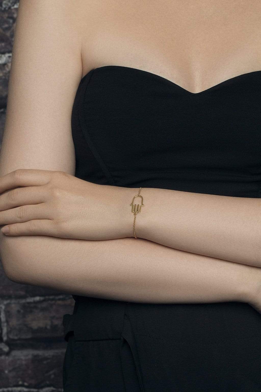 Ari&Lia Delicate Hamsa Bracelet
