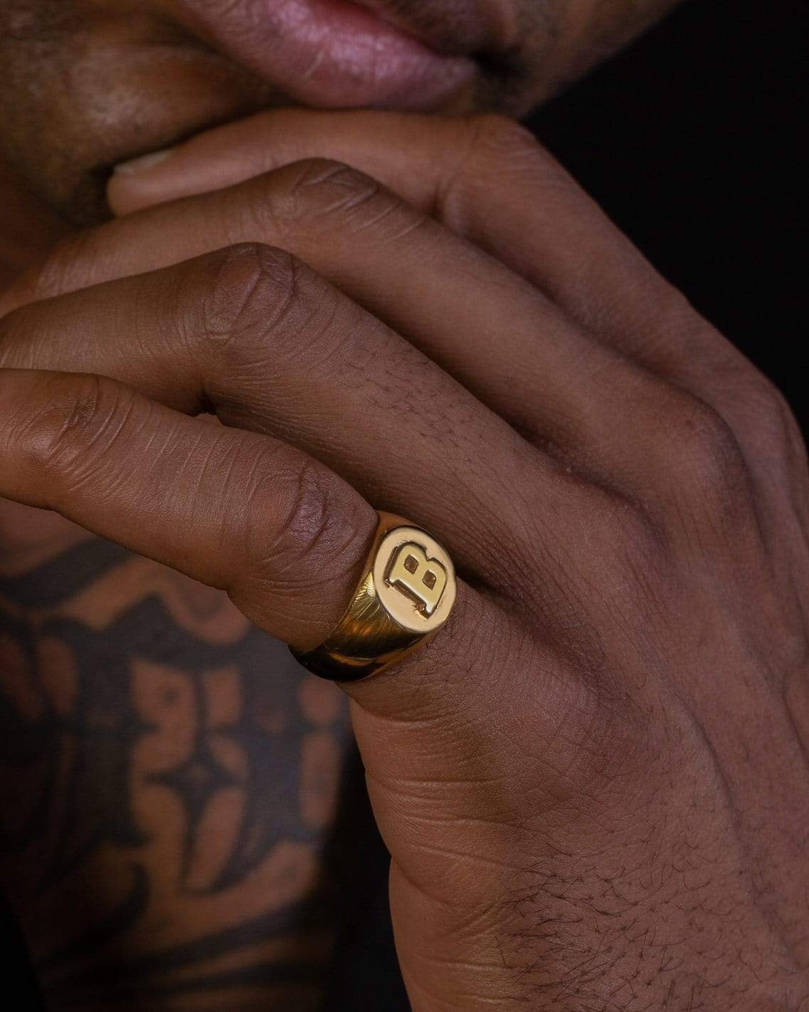 Ari&Lia Mens Men's Signet Initial Ring