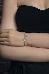Ari&Lia Delicate Crown Name Bracelet