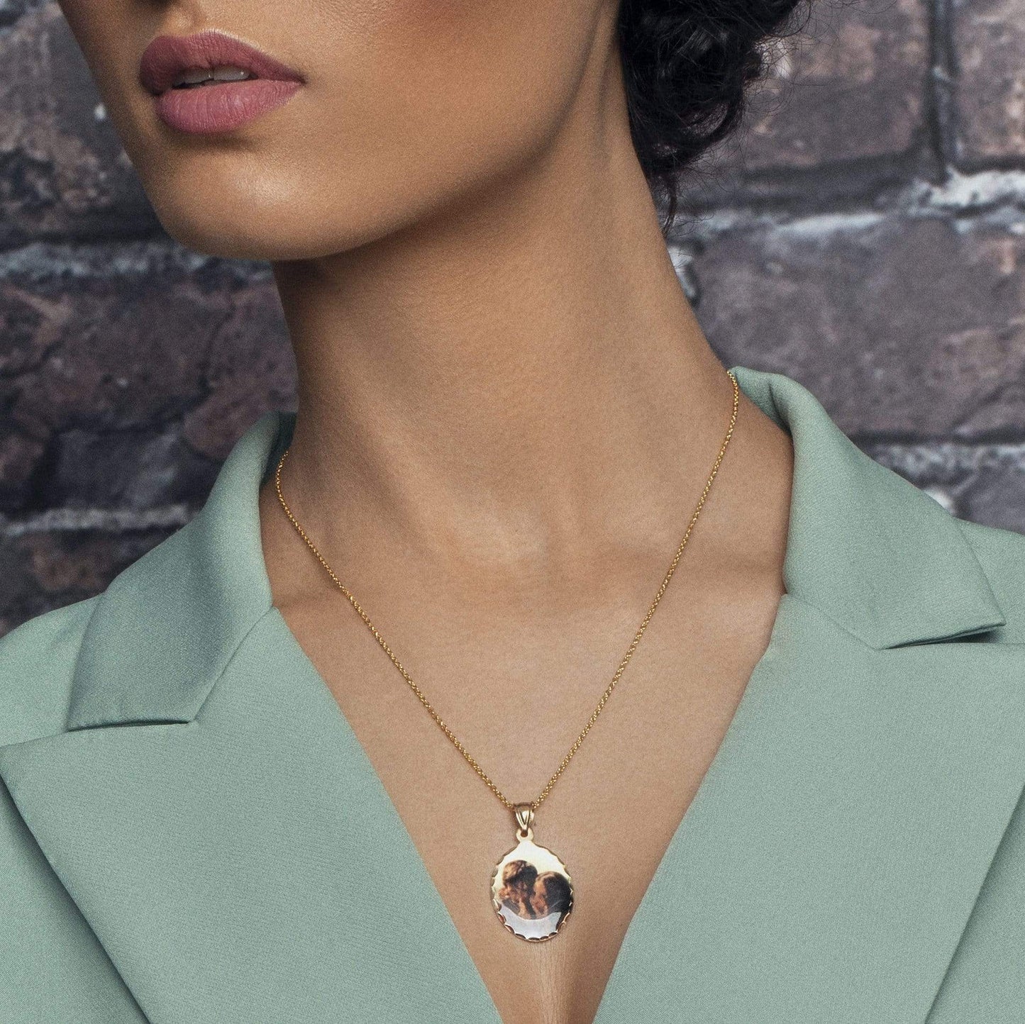 Ari&Lia Picture Pendants Oval Diamond Cut Edge Picture Pendant