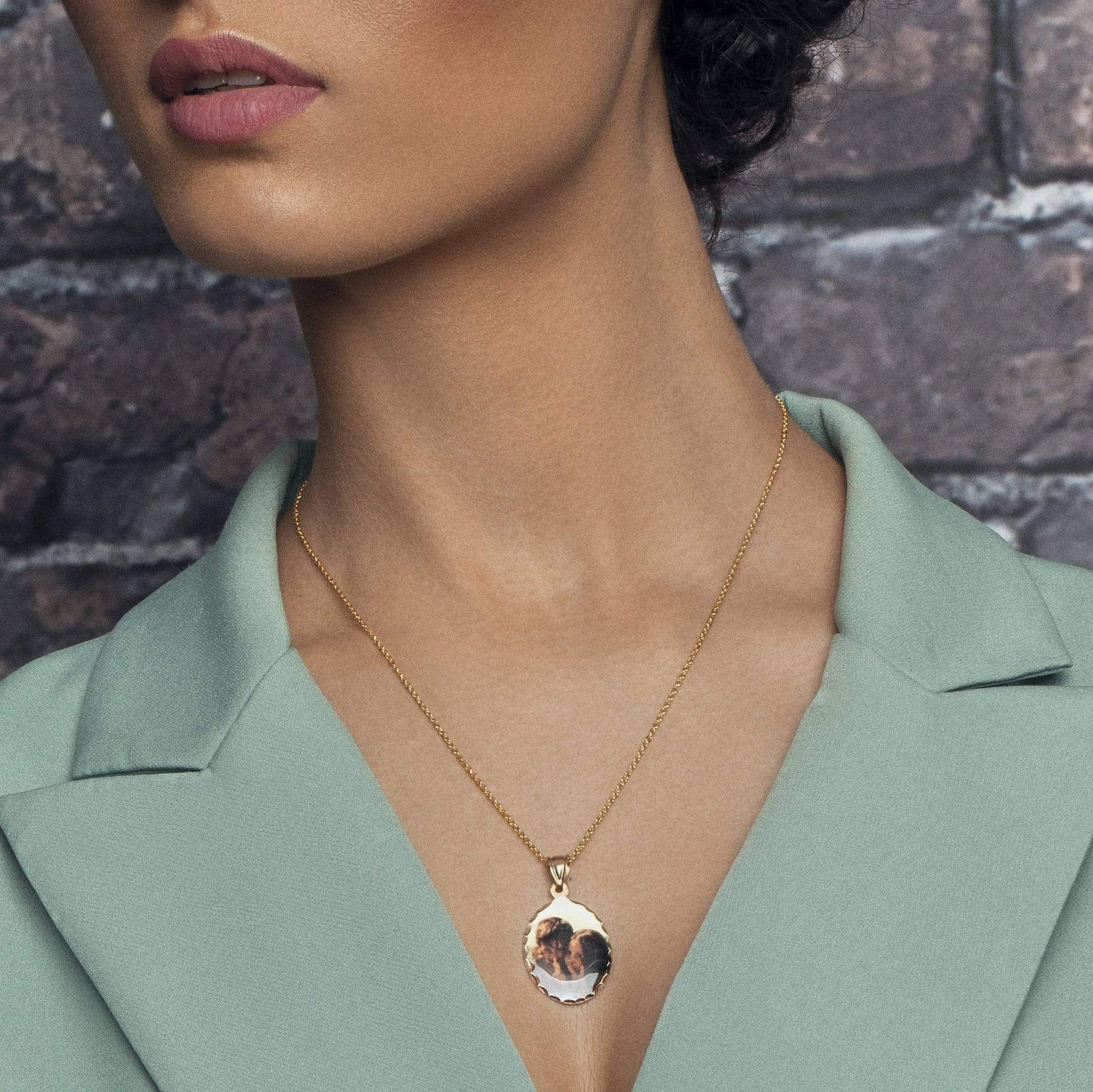 Ari&Lia Picture Pendants Oval Diamond Cut Edge Picture Pendant